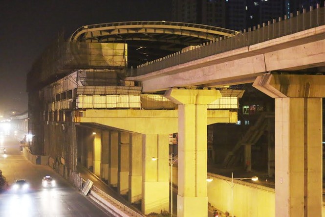 Đường ùn tắc, siêu dự án giao thông “trùm mền” - ảnh 3