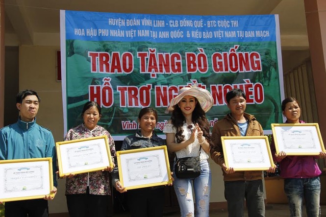 Hoa hậu người Việt tại Đan Mạch tặng bò giống cho nông dân - ảnh 5