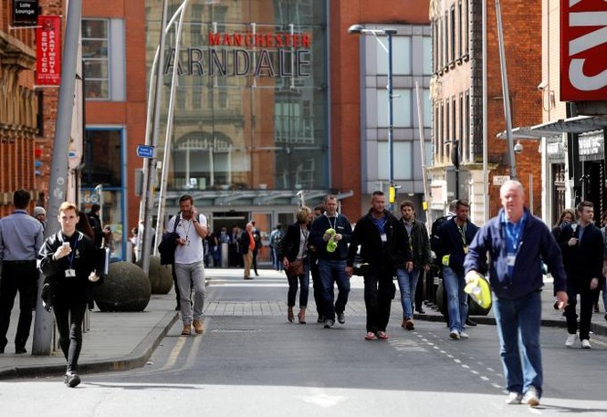 Sơ tán trung tâm mua sắm ở Manchester vì ‘tiếng nổ lớn’ - ảnh 2