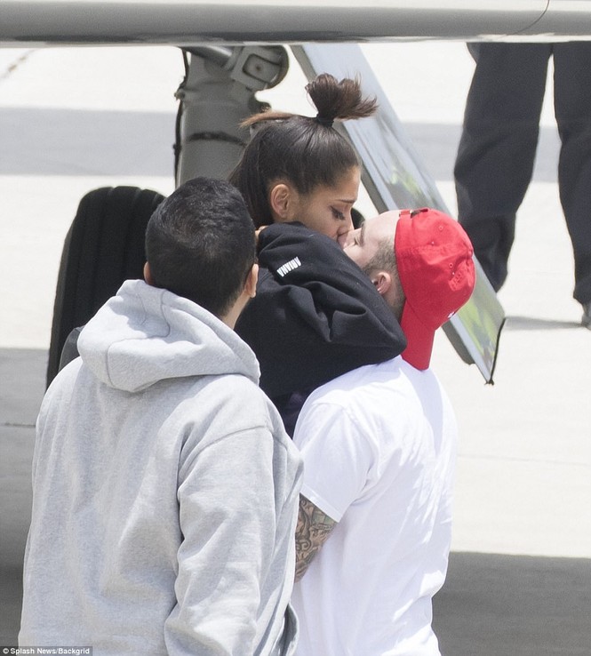 Ariana Grande hủy tour lưu diễn châu Âu vì vụ đánh bom ở Manchester? - ảnh 3