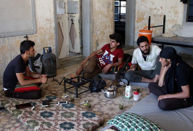 Tây nam Syria yên tiếng súng sau nhiều giờ ngừng bắn - ảnh 1