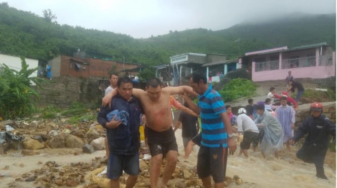 Đoàn giáo viên Đắk Lắk bị lở đất vùi lấp, 5 người thương vong - ảnh 2