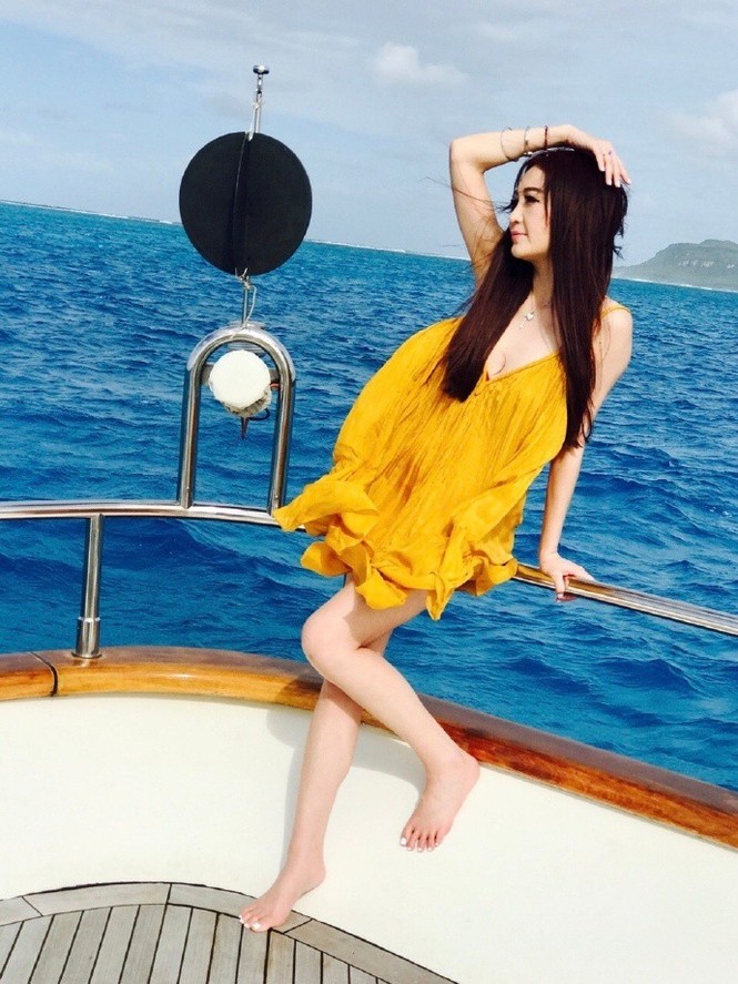 ‘Phan Kim Liên’ Ôn Bích Hà mặc bikini khoe body nuột nà ở tuổi 52 - ảnh 9