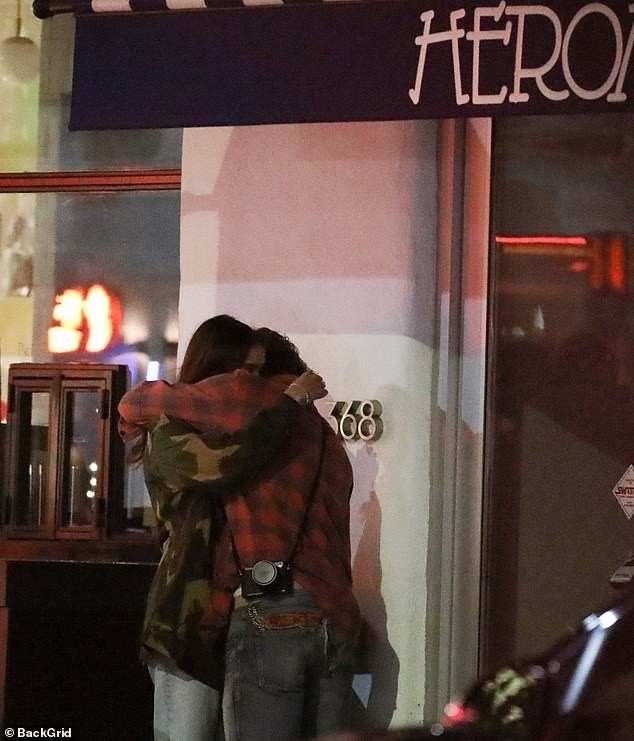 Brooklyn Beckham cãi nhau với bạn gái đến mức khóc, em trai phải hoà giải - ảnh 16