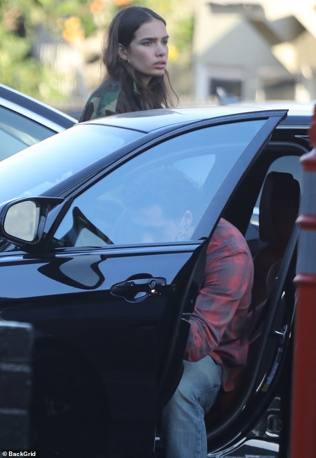 Brooklyn Beckham cãi nhau với bạn gái đến mức khóc, em trai phải hoà giải - ảnh 7