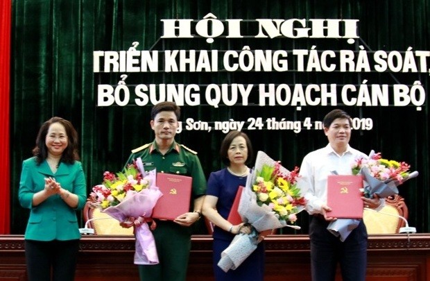 Kiện toàn nhân sự 7 tỉnh thành - ảnh 5
