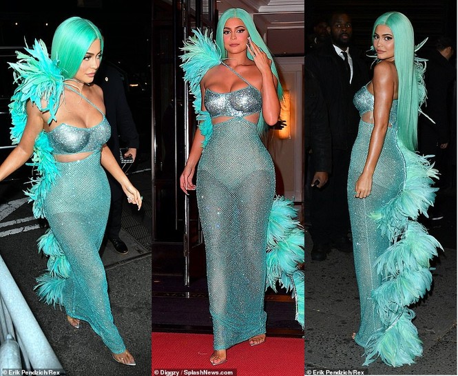Loạt mỹ nhân chuộng mốt không nội y, xuyên thấu gây 'náo loạn' Met Gala 2019 - ảnh 13