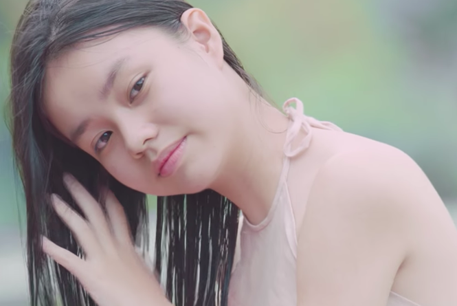 Nhan sắc nữ diễn viên đóng cảnh nóng năm 13 tuổi trong phim ‘Người vợ ba’ - ảnh 5