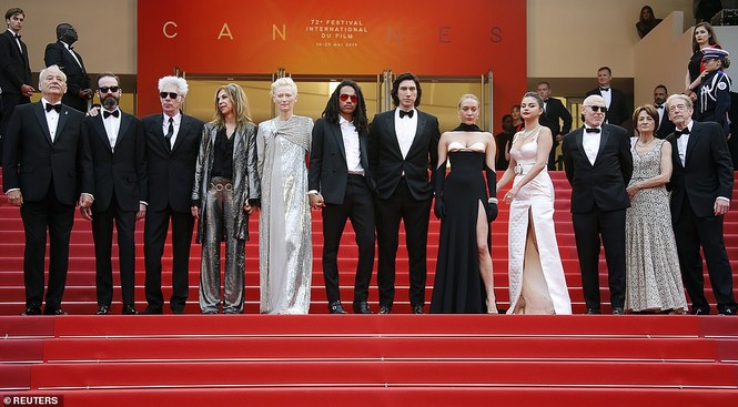 Thảm đỏ Cannes ngày 1: Selena Gomez, ‘thiên thần’ Hà Lan gợi cảm nổi bật - ảnh 4