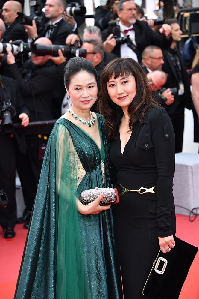 Củng Lợi, Lưu Đào sang trọng, nghệ sĩ vô danh bị đuổi khéo trên thảm đỏ Cannes - ảnh 15