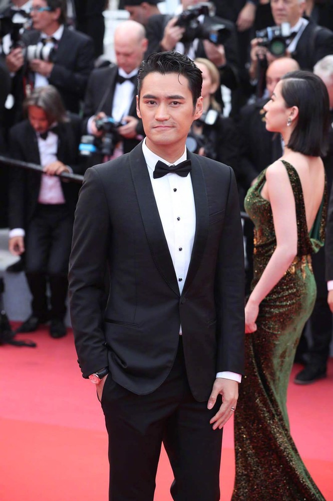 ‘Thuốc độc phòng vé’ Cảnh Điềm phô ngực đầy trên thảm đỏ Cannes - ảnh 10