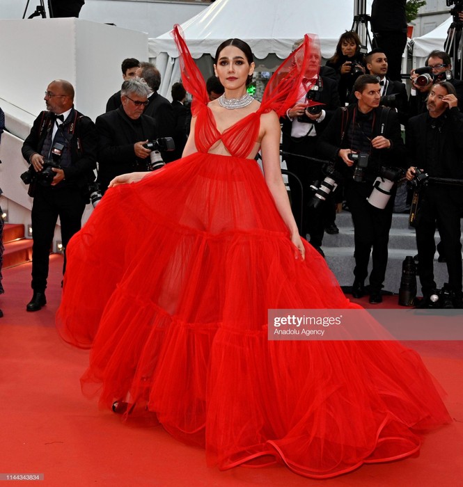 Thảm đỏ Cannes ngày 4: Loạt mỹ nhân hở bạo không sốc bằng nam DJ mặc váy - ảnh 7