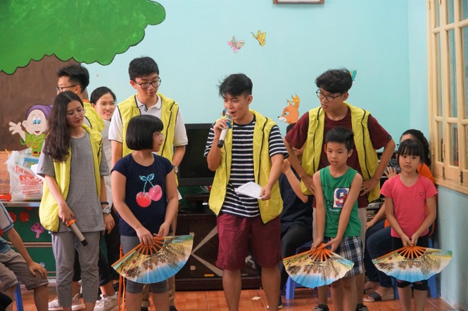 Tết thiếu nhi ở nhà nuôi dưỡng trẻ hữu nghị Đống Đa - ảnh 1