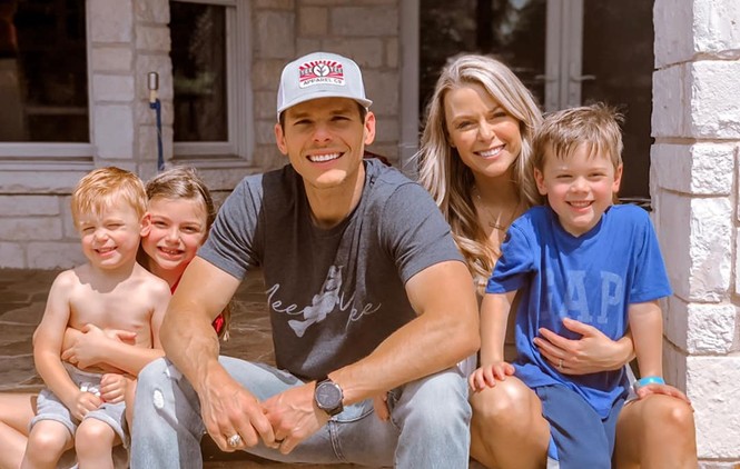 Con trai 3 tuổi của ca sĩ Granger Smith chết đuối thương tâm tại nhà - ảnh 3