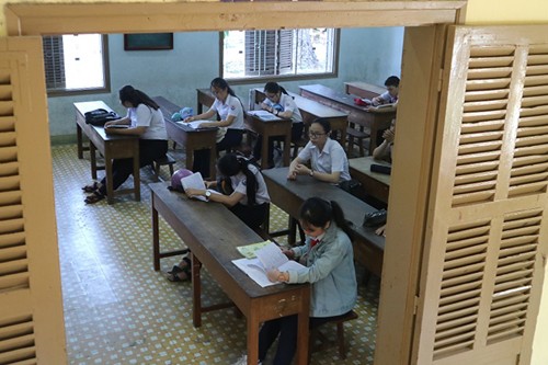 Sốc với lí do trường THPT lấy đầu vào học sinh chưa tới 1 điểm mỗi môn - ảnh 1