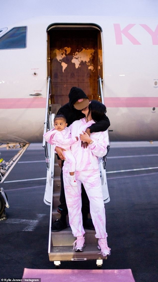 Em út tỷ phú nhà Kardashian khoả thân phô vóc dáng ‘tượng tạc’, hút triệu view - ảnh 5