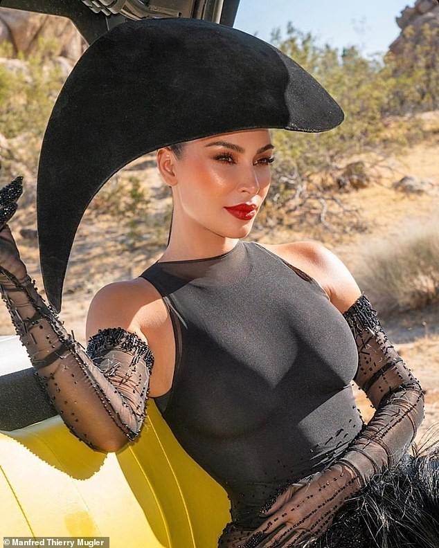 Kim Kardashian tung ảnh hậu trường nóng bỏng 'nghẹt thở' - ảnh 10