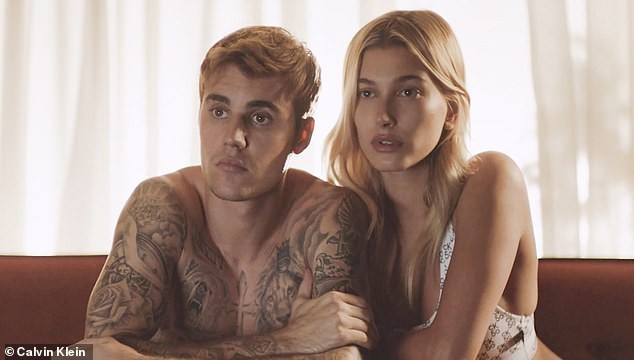 Vợ chồng son Justin và Hailey Bieber gây ‘sốt’ với loạt ảnh nội y - ảnh 3