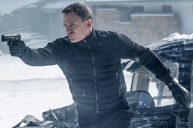 Đoàn phim James Bond làm căn cứ không quân Anh náo loạn, 400 người sơ tán - ảnh 2
