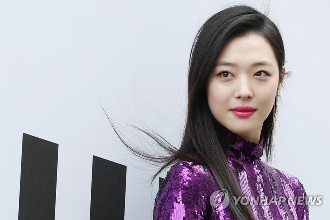 Tìm thấy bút tích cuối cùng của Sulli, loạt sao Hàn hủy lịch trình vì quá sốc - ảnh 2