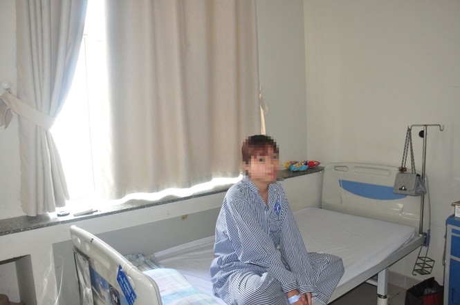 Cắt u xơ tuyến vú không để sẹo trên ngực - ảnh 1