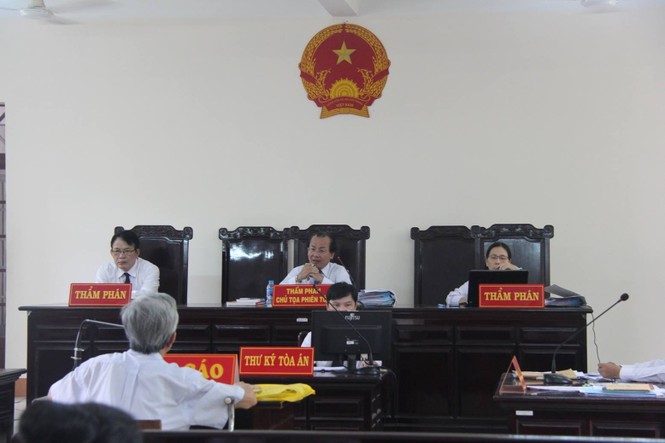 Kháng nghị huỷ án, yêu cầu đình chỉ thẩm phán xử vụ dâm ô trẻ em - ảnh 1