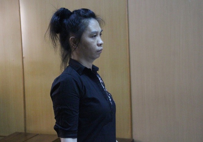 Video clip ‘tố’ nữ đội trưởng thuế đang nhận trăm triệu của tiệm vàng - ảnh 1