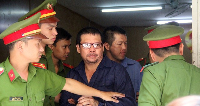 Đối chất vụ bán 'logo xe vua': Cựu CSGT khai đưa 300 triệu cho sếp - ảnh 2