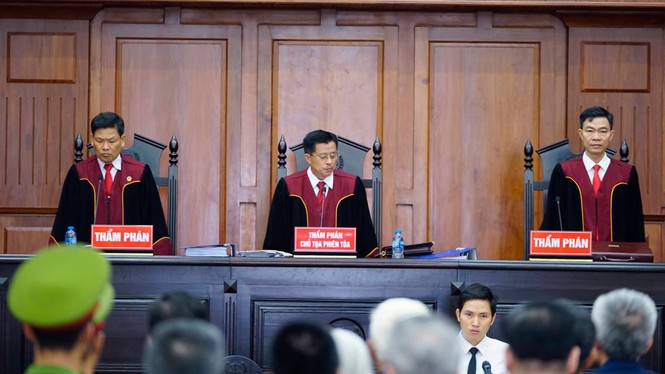 Thẩm phán, chủ tọa: Ông Vũ ‘nhôm’ kêu oan tại tòa - ảnh 1