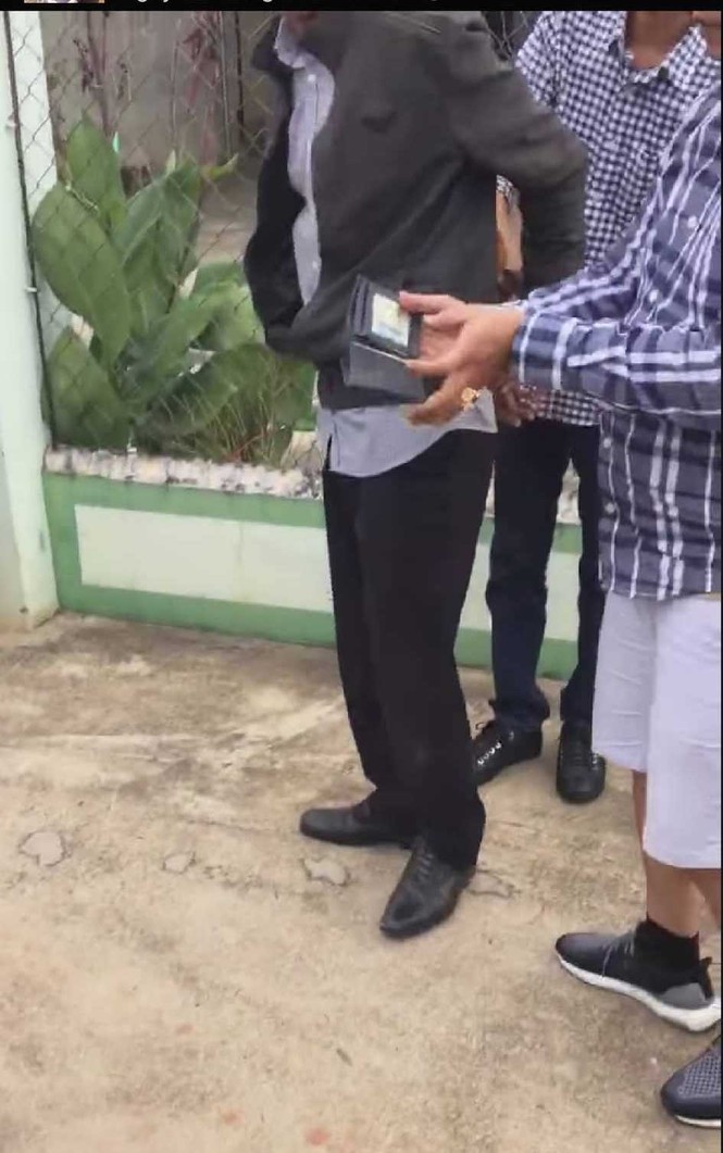 Giây phút bắt 'tại trận' phó Viện trưởng VKSND nhận hối lộ 2.500 USD - ảnh 8