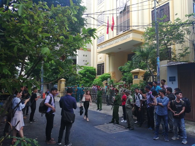 Cựu Viện phó Nguyễn Hữu Linh được bảo vệ chặt chẽ khi hầu tòa - ảnh 3