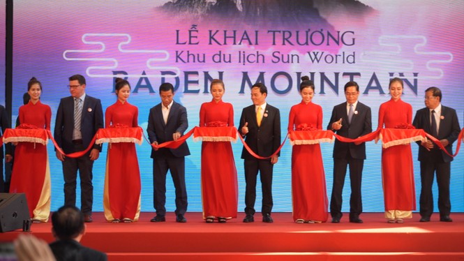 Sun Group ‘rinh’ kỷ lục Guinness trong ngày khai trương Nhà ga cáp treo lớn nhất - ảnh 1