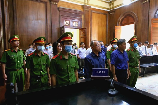 Cựu Phó Chủ tịch Thường trực UBND TPHCM Nguyễn Thành Tài bị tuyên phạt 8 năm tù - ảnh 1