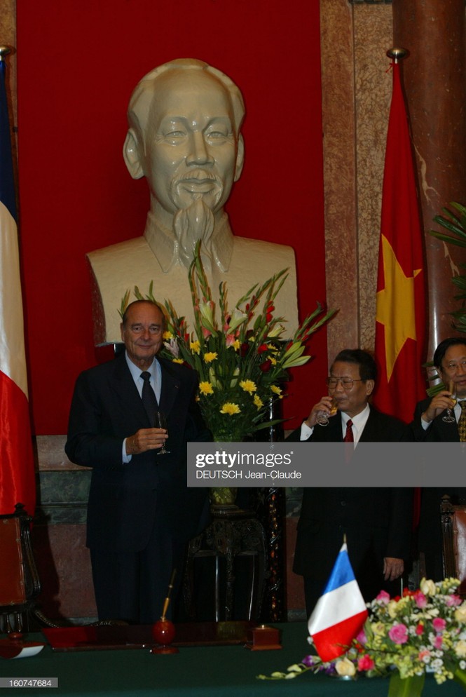Những khoảnh khắc đáng nhớ của cựu Tổng thống Pháp Jaques Chirac ở Việt Nam - ảnh 2