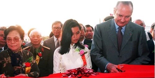 Những khoảnh khắc đáng nhớ của cựu Tổng thống Pháp Jaques Chirac ở Việt Nam - ảnh 3