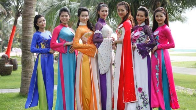 Tuần Châu thoáng bóng áo dài - ảnh 1