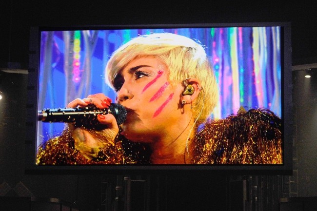 Billboard 2014: Những gương mặt quen thuộc lại “lên ngôi“ - ảnh 4
