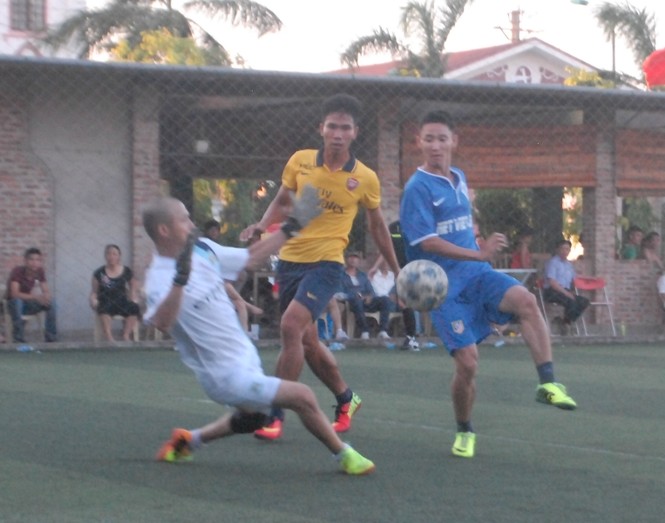 Quốc Vượng tỏa sáng, FC Văn Minh đoạt cúp Vinh League - ảnh 2