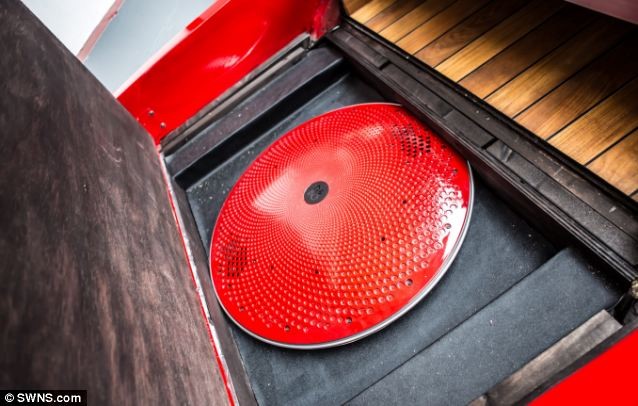 Độ siêu xế Ferrari thành… xe bán tải - ảnh 5