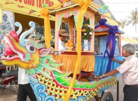 Hàng ngàn người dự lễ cầu siêu tri ân Đội hùng binh Hoàng Sa - ảnh 1
