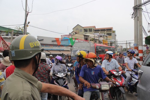 Người đàn ông chết lõa thể dưới hố công trình thi công - ảnh 3