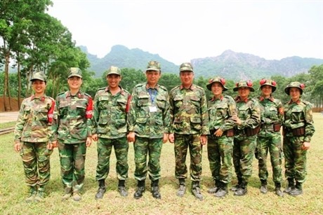 Các tay súng nữ quân đội Việt Nam trổ tài thiện xạ - ảnh 14