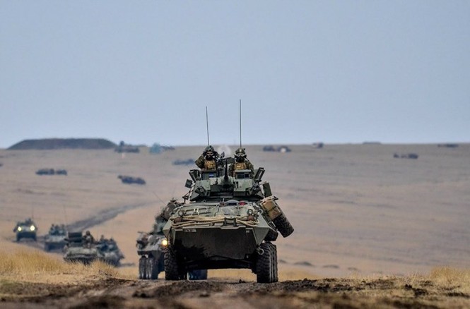 Lóa mắt với kho vũ khí “khủng” Mỹ, NATO tập trận gần Nga - ảnh 10
