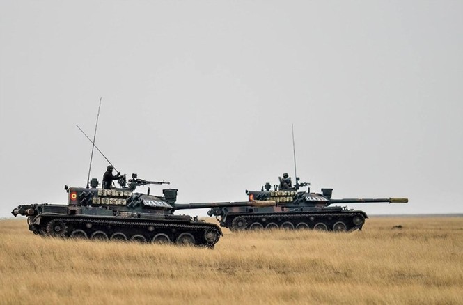 Lóa mắt với kho vũ khí “khủng” Mỹ, NATO tập trận gần Nga - ảnh 12