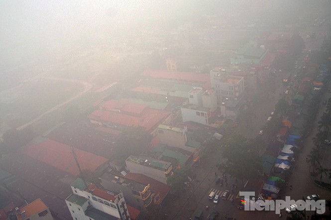 Hà Nội mờ ảo trong màn sương mù - ảnh 10
