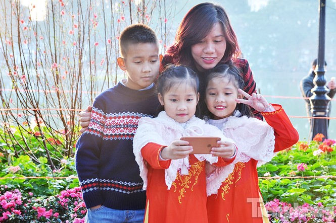 Hà Nội rộn ràng chiều 29 Tết - ảnh 3