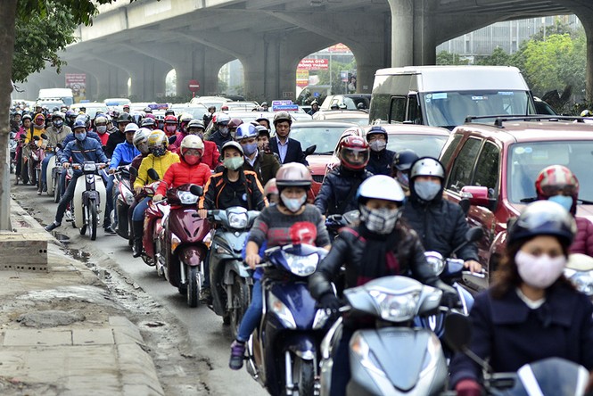 Ngày đầu đi làm sau Tết: Nơi ùn tắc, nơi thông thoáng - ảnh 4