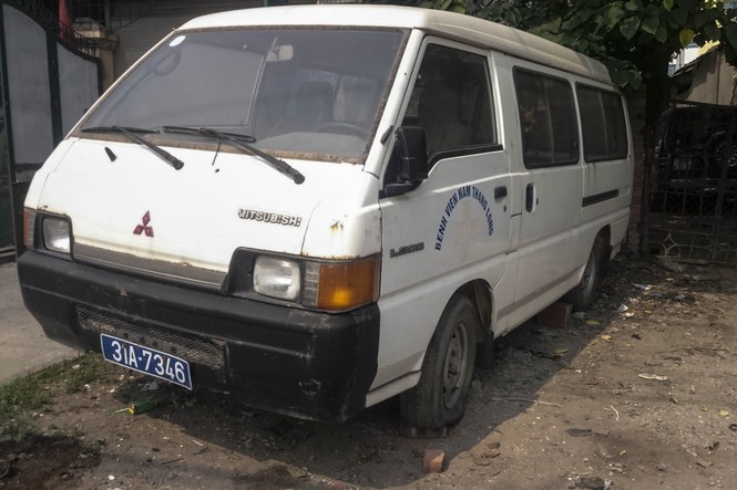Xe biển xanh bị “bỏ rơi” hoen gỉ ven đường? - ảnh 9