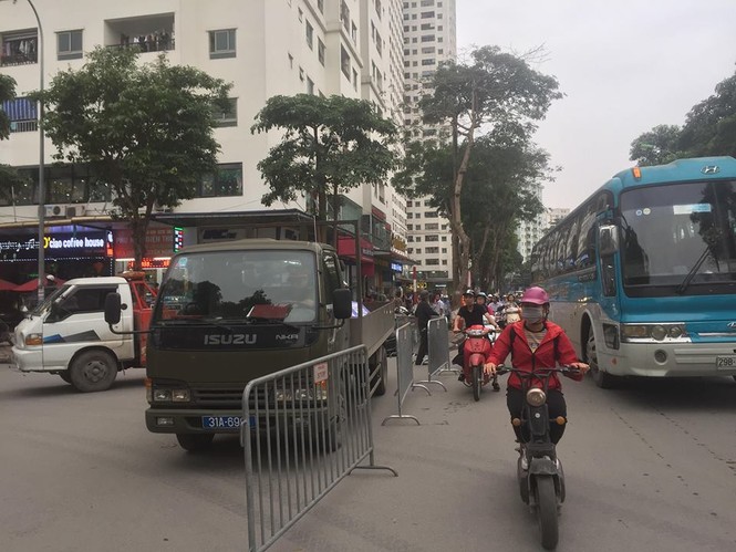 Cư dân Linh Đàm nháo nhác vì cháy căn hộ chung cư HH - ảnh 5