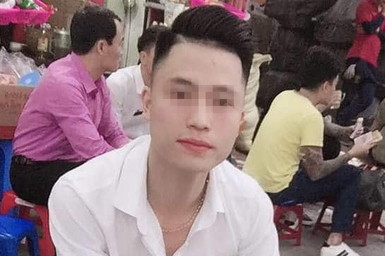 Nghi phạm sát hại cô gái trẻ trong phòng trọ ra đầu thú - ảnh 1